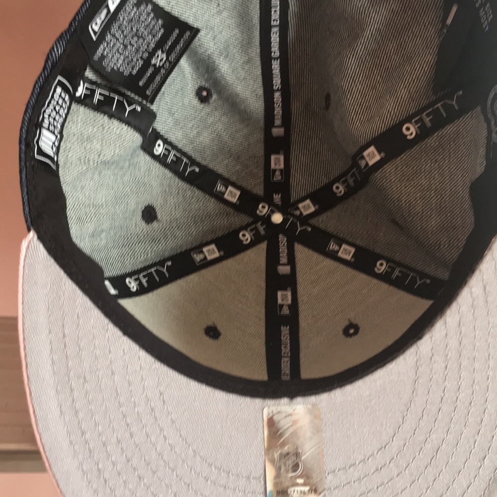 Hat - Picture 3 of 4